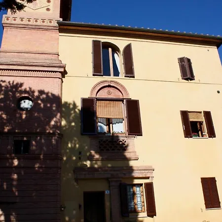 La Torre Di Caprera Сиена