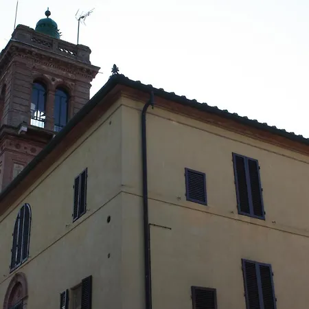 La Torre Di Caprera Сиена